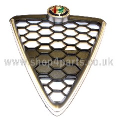 FRONT GRILLE & BADGE